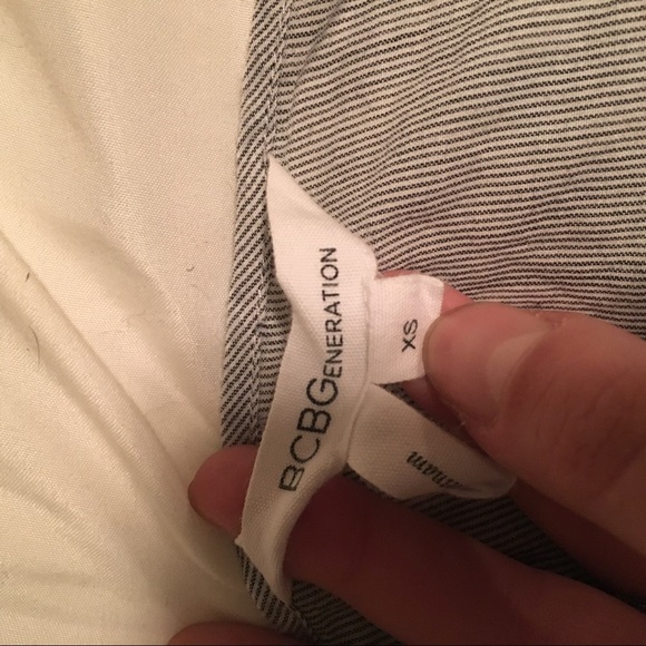 BCBG NWOT Crop - Picture 5 of 5